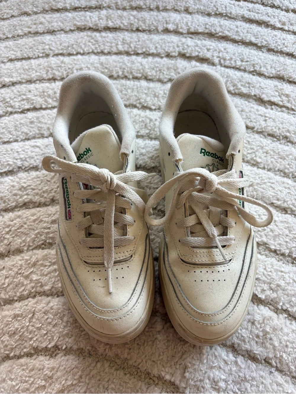 Reebok Classic Platform Leather Shoes in Off-White